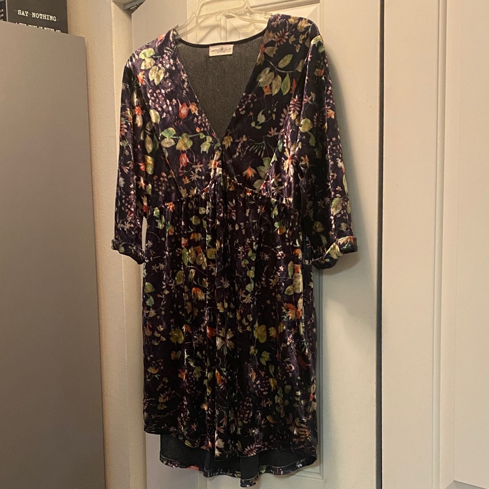 NATURAL LIFE Shimmering Black Top